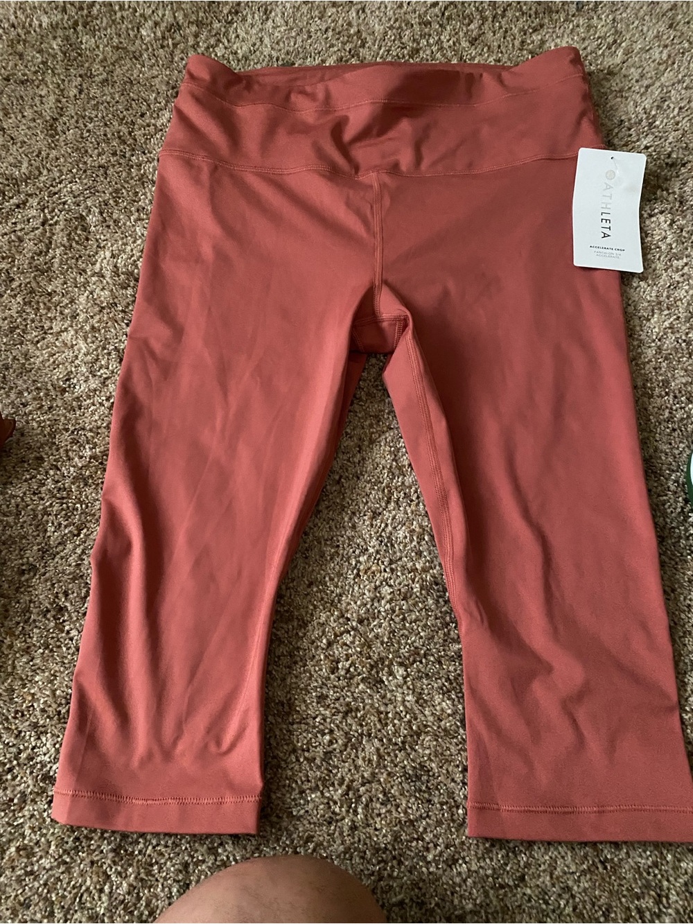 NWT Athleta Accelerate Crop Capri